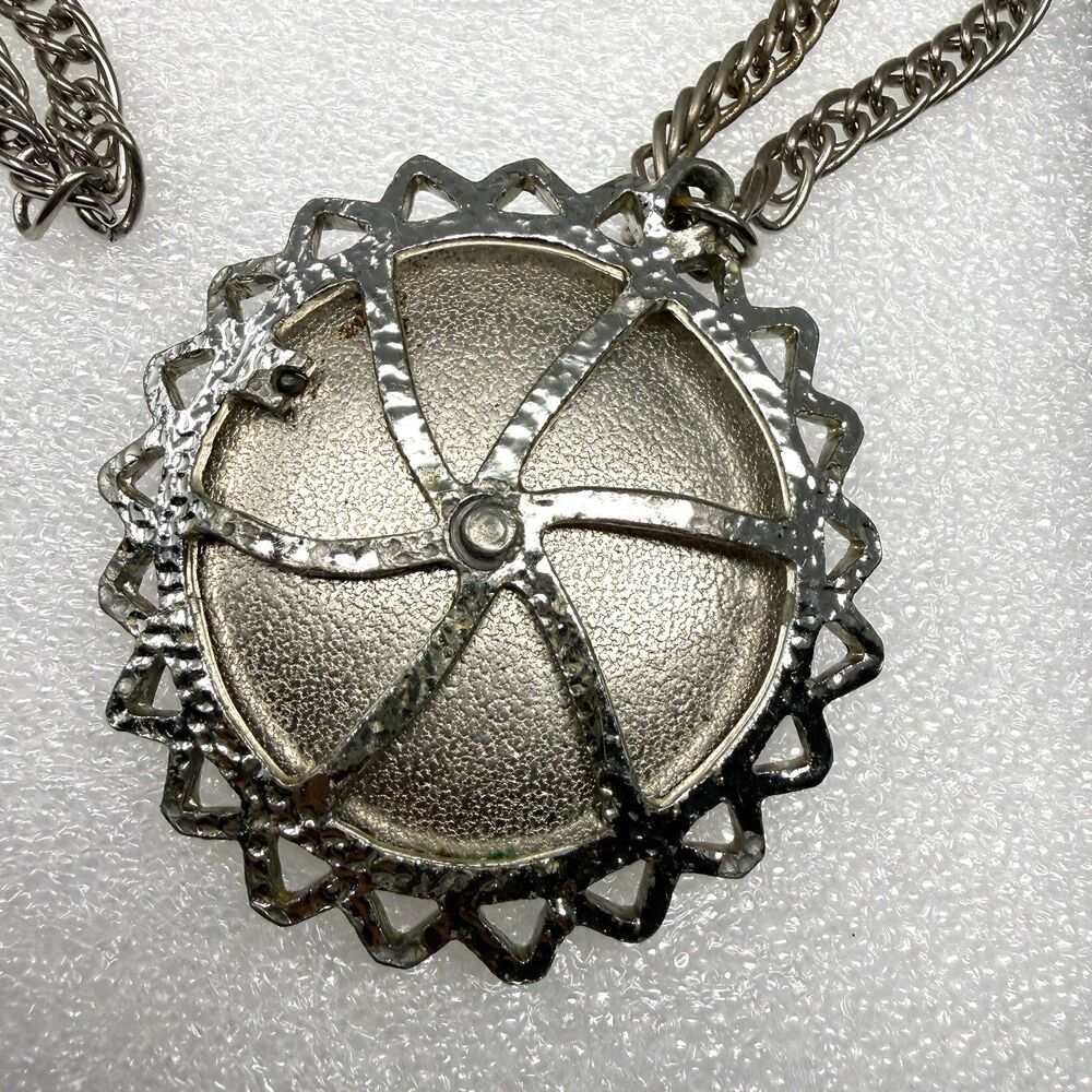 Vintage Horses Equestrian Themed Round Medallion Silver Toned Necklace - Picture 5 of 9